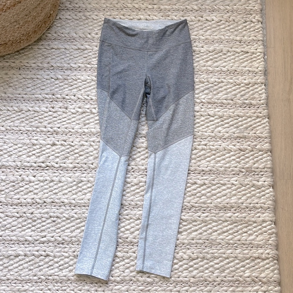 Unworn Outdoor Voices leggings